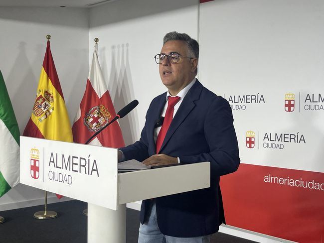 El PSOE habla de 'declive de la Feria': menos asistentes y mala distribución