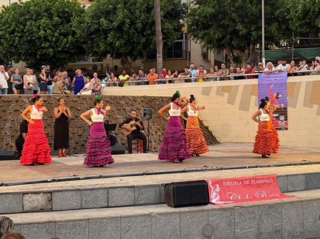 Alumnos de Chelo Ruiz muestran su talento flamenco en el Anfiteatro de la Rambla