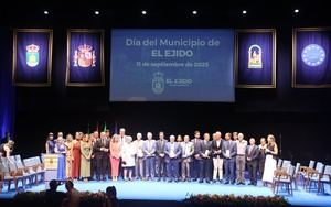 El Ejido celebra el Día del Municipio homenajeando al talento y el esfuerzo