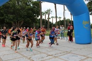 Más de 300 personas se disfrazan para correr por una causa solidaria en El Ejido