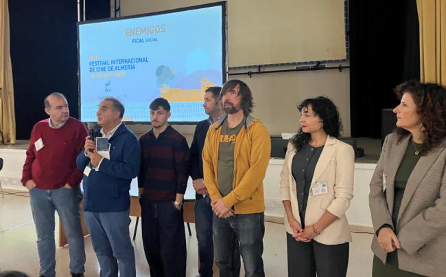 FICAL social lleva la Ópera Prima ‘Enemigos’ al Centro Penitenciario El Acebuche