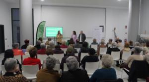 La AECC y el Ayuntamiento de Berja conciencian sobre cáncer de mama