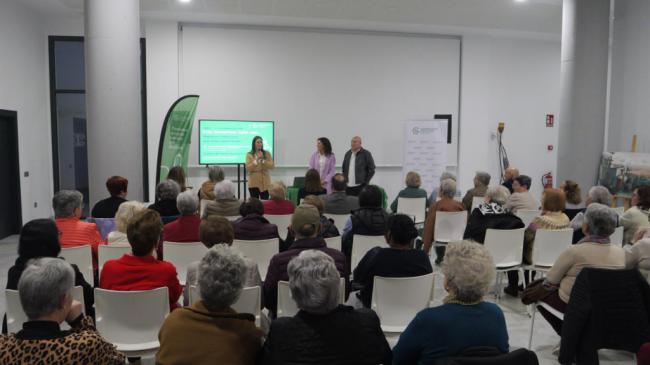 La AECC y el Ayuntamiento de Berja conciencian sobre cáncer de mama