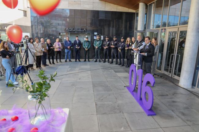 El Ejido conmemora a 41 víctimas de violencia de género en el 25N