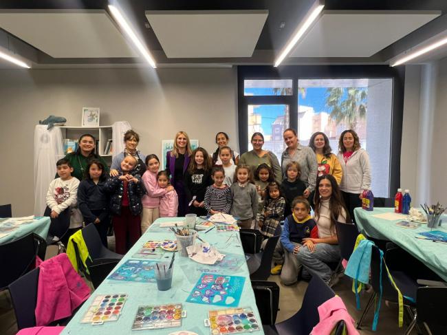 El mundo submarino a través de la pintura en un creativo taller del Aula del Mar