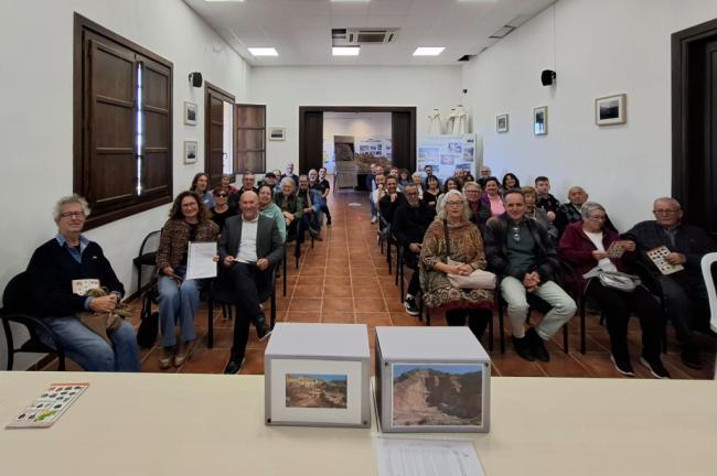 La Junta deposita en ‘La casa de los volcanes’ el fondo documental histórico de las minas de Rodalquilar