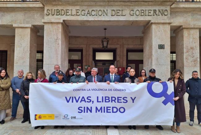 Minuto de silencio por cinco mujeres asesinadas en España