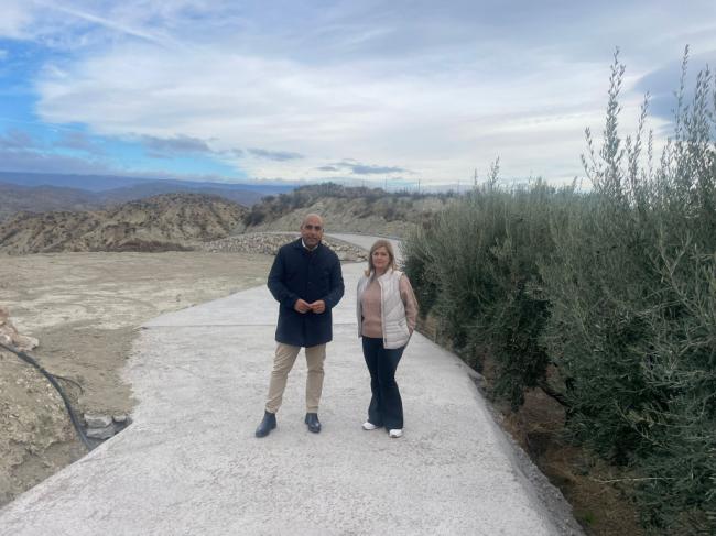 La Junta invierte 75.000 euros en la mejora del camino rural ‘La Palomina’ en Huécija