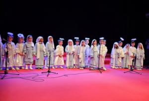 El Apolo vive una genuina matinal navideña con los quince grupos