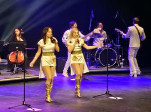 La nostalgia de ABBA conquista al público