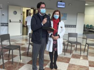 Hospital de Poniente transforma su estancia con flamenco, danza y reconocimientos