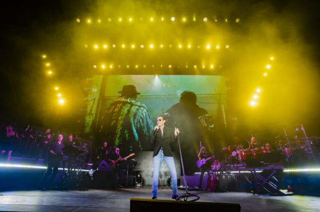 Marc Anthony pone a bailar a 7.000 personas en el Estadio Antonio Peroles de Roquetas de Mar