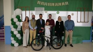 El CEIP Almerimar celebra el triunfo de Antonio Moya
