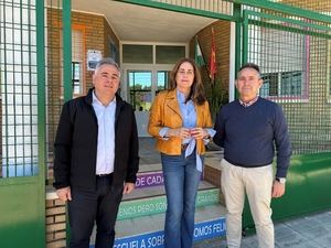 Suciedad, bichos, y restos de botellones amenazan la seguridad de la guardería de Los Llanos