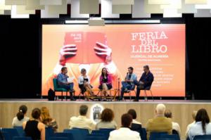La Feria del Libro de Huércal comienza con más de 300 visitantes