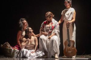 Marta Bonilla deslumbra en el estreno de ‘Pleita’ en el Teatro Apolo