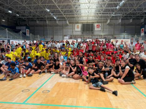 Cerca de 200 escolares convierten el Palacio de los Juegos Mediterráneos en el epicentro de la inclusión