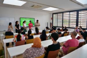 Una charla sobre Formación Profesional orienta al alumnado del Aula Municipal de Convivencia de El Ejido