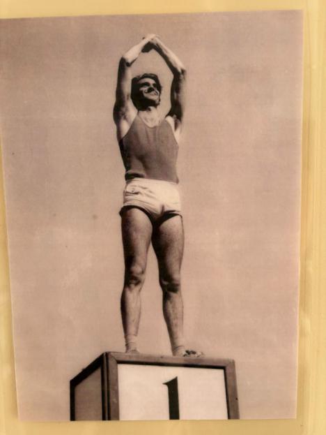 Almería llora la pérdida de Francisco Campra, leyenda del atletismo y del tenis local