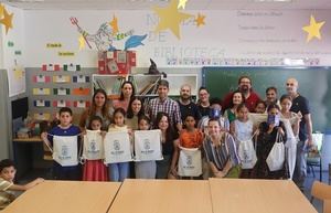 Fin de curso del programa de acompañamiento lector ‘Leer +’, con 15 participantes y 9 voluntarios