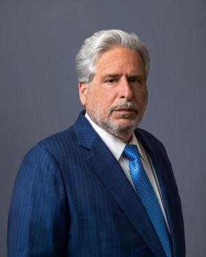 Robert Amsterdam llega a Almería el 16 de julio