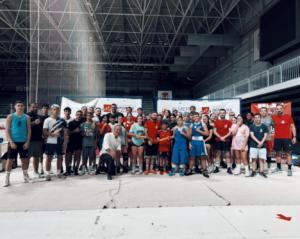 ‘El Gallo’ comparte su experiencia sobre el boxeo en el Palacio de los Juegos Mediterráneos