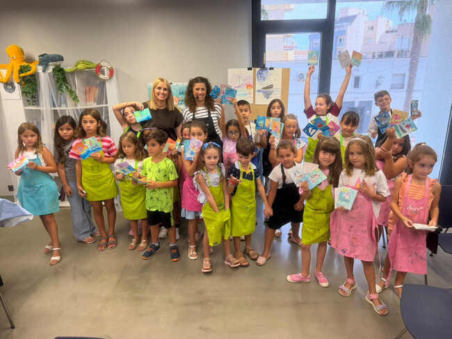 Roquetas de Mar celebra un taller de cometas | Noticias de Almeria