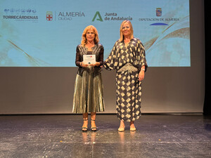 Reconocimiento al Ayuntamiento de Almería por su respaldo a los afectados de esclerosis múltiple