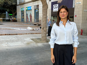 La Policía Local precinta la recién abierta plaza del Educador por las caídas de peatones