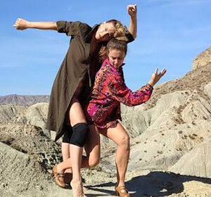 Mayte Beltrán y Kasia Ozog presentan su nueva creación ‘A través del desierto’
