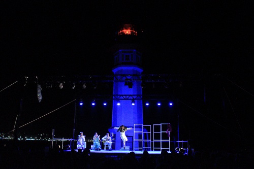 El Faro del Puerto de Almería brilla con la propuesta flamenca de Eduardo Guerrero