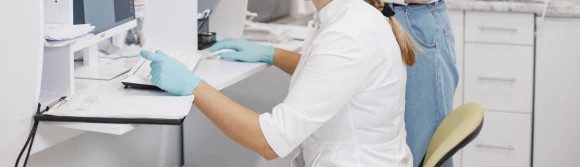 Sindicatos denuncian la precariedad laboral en el SAS de Almería