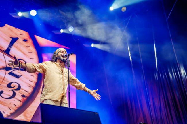 El Arrebato pone a bailar a miles de personas en Playa Serena II