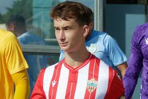 Svidersky deja el Almería
