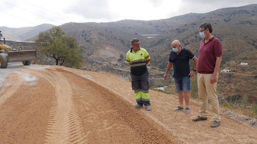 A buen ritmo la reconstrucción del camino de La Parra a la Ermita