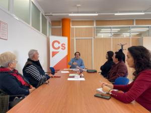 Burgos (CS) acusa al alcaldesa de ningunear al comité vecinal