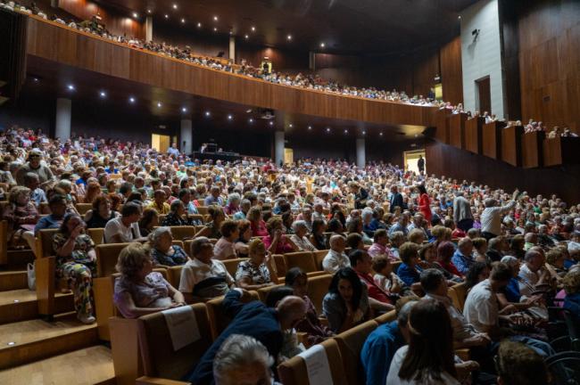 1400 personas en la Gala del Mayor en Roquetas