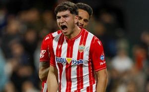 Almería cae y se queda tercero