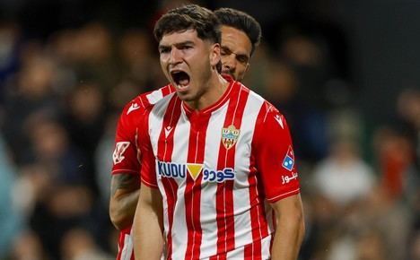 Almería cae y se queda tercero