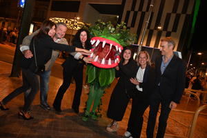 La Noche en Negro impulsa el comercio y llena de ocio el centro y los barrios de Almería