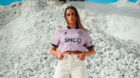Nueva camiseta de la UD Almería inspirada en el mármol