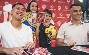 Autógrafos y afición en la Semana del Deporte