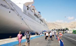 El huracán Lelie trae el crucero Marella Spiritt a Almería