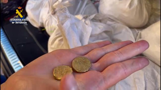 Dos detenidos en Roquetas de Mar por delito de estafa y falsificación de moneda