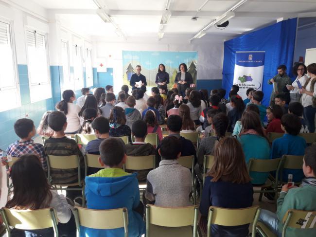 Diputación cierra en Balanegra su ciclo de teatro infantil