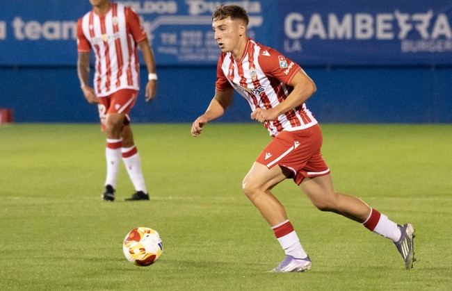 Perovic celebra su primer gol con el Almería