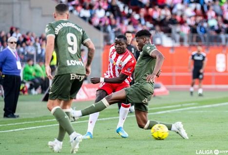 Rivales de peso: Racing y Málaga esperan al Almería