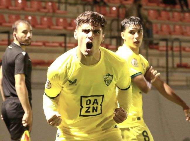 Filial en busca de la victoria ante el Estepona