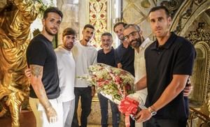 Tradición y unión en la ofrenda a la Virgen del Mar
