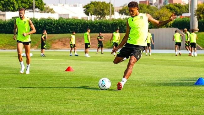 Preparativos para el duelo en León